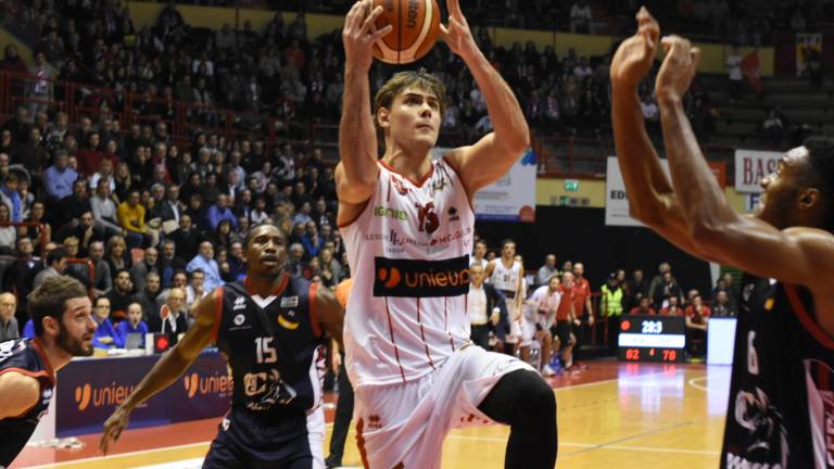 Basket A2, sale la febbre dei tifosi per l'Unieuro Basket A2, sale la febbre dei tifosi per l'Unieuro