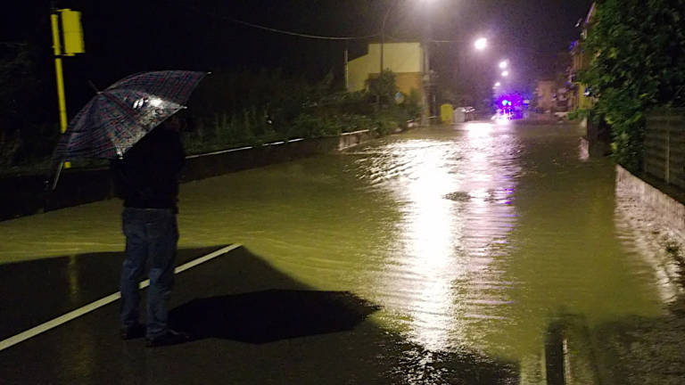 Alluvione, notte da incubo. Esondazioni in Bassa Romagna e Faentino. Tracimazioni anche nel Ravennate. Preoccupano i Fiumi Uniti Alluvione, notte da incubo. Esondazioni in Bassa Romagna e Faentino. Tracimazioni anche nel Ravennate. Preoccupano i Fiumi Uniti