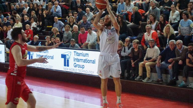 Basket A2, affare fatto: Masciadri a Imola Basket A2, affare fatto: Masciadri a Imola