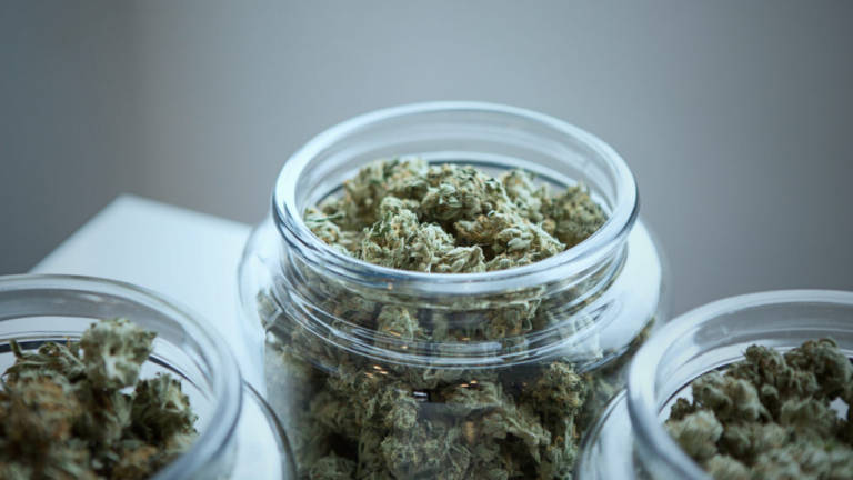 Droga trovata in casa. Arrestato noto pasticciere riminese Droga trovata in casa. Arrestato noto pasticciere riminese