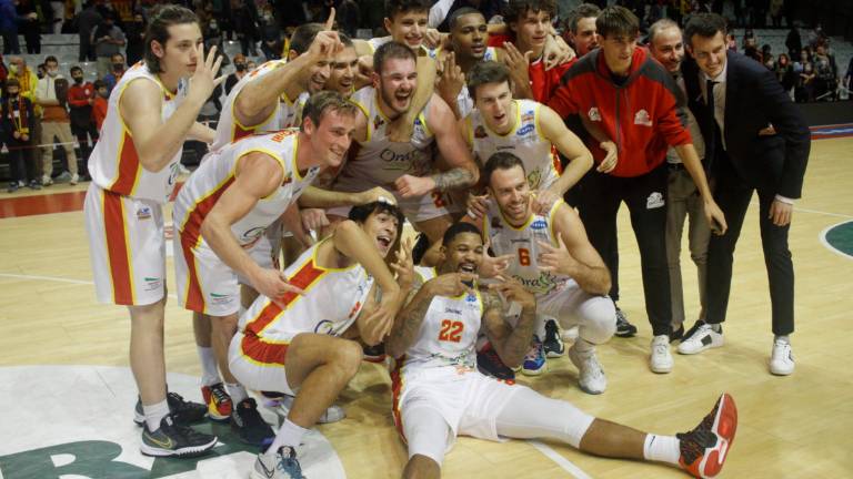 Basket A2, capienza al 100%: l'OraSì ritrova il calore del Pala De Andrè Basket A2, capienza al 100%: l'OraSì ritrova il calore del Pala De Andrè