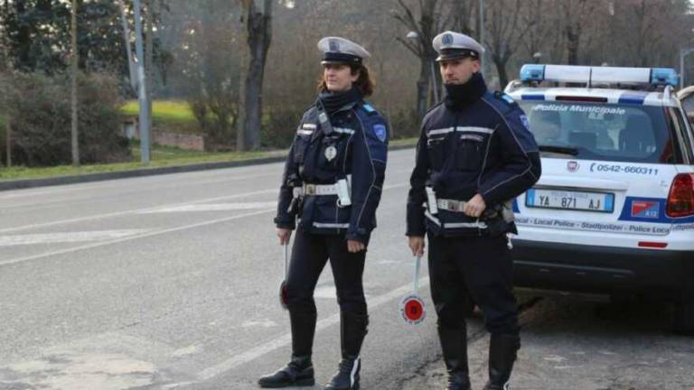 La polizia locale di Imola arresta un ricercato internazionale per droga La polizia locale di Imola arresta un ricercato internazionale per droga