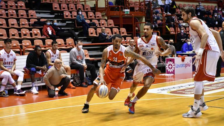 Basket A2, Chieti-Unieuro si gioca domenica alle 12 Basket A2, Chieti-Unieuro si gioca domenica alle 12