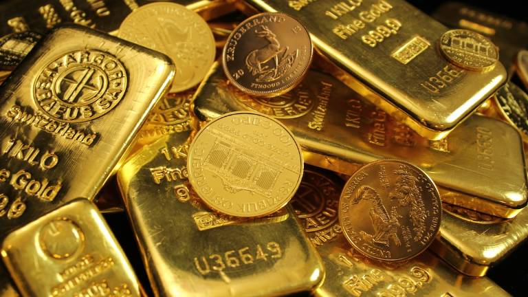 Ravenna, 65 casse con diamanti, oro e preziosi: 70enne insospettabile nascondeva un tesoro da 6 milioni VIDEO Ravenna, 65 casse con diamanti, oro e preziosi: 70enne insospettabile nascondeva un tesoro da 6 milioni VIDEO