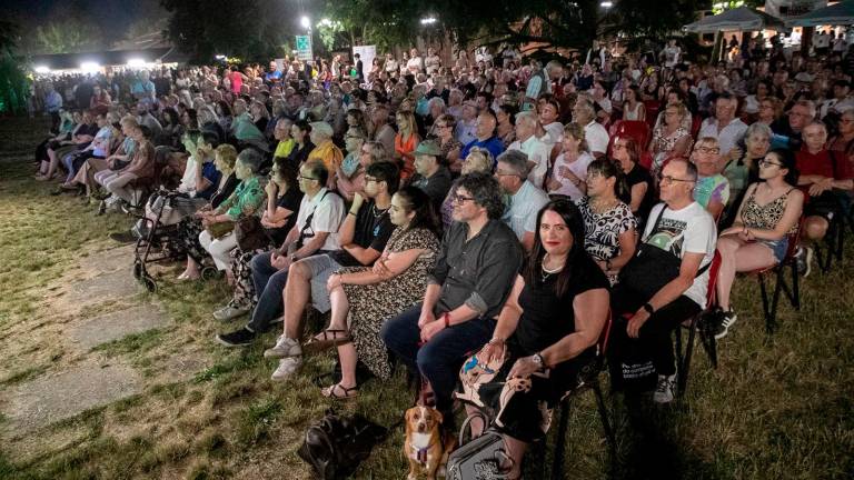 Imola, la Fiera del Santerno chiude e festeggia con la nascita di un vitello GALLERY Imola, la Fiera del Santerno chiude e festeggia con la nascita di un vitello GALLERY