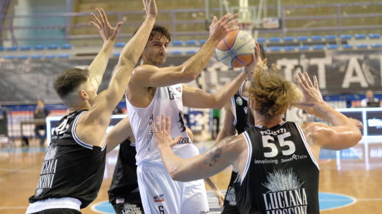 Basket B, Raggisolaris: la magia continua anche ai play-off a Ruvo di Puglia (69-80) Basket B, Raggisolaris: la magia continua anche ai play-off a Ruvo di Puglia (69-80)
