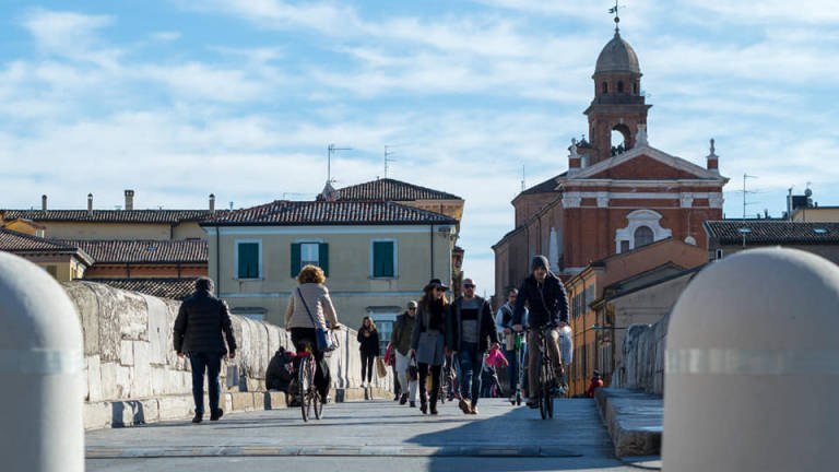 Ponte di Tiberio chiuso a Rimini, chiesta la chiusura definitiva Ponte di Tiberio chiuso a Rimini, chiesta la chiusura definitiva