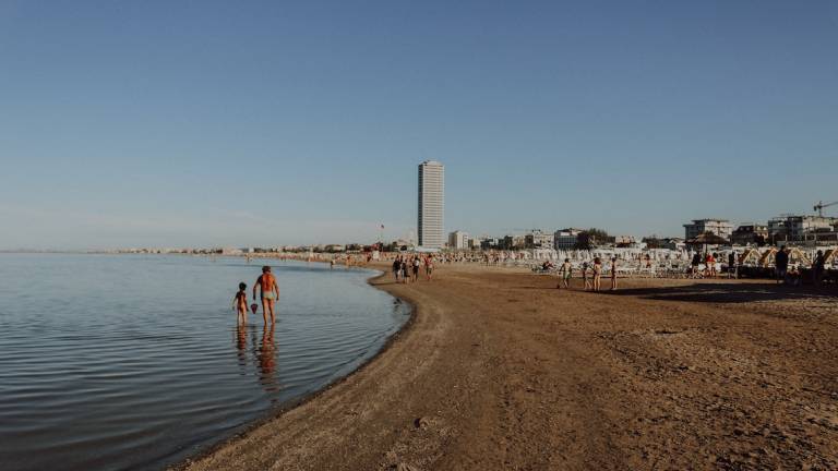 Riviera Romagnola, la stagione turistica entra nel vivo: costa interamente balneabile e treni aggiuntivi dal Piemonte Riviera Romagnola, la stagione turistica entra nel vivo: costa interamente balneabile e treni aggiuntivi dal Piemonte