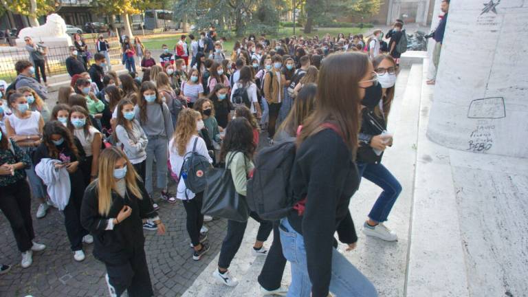 Coronavirus Ravenna, il rientro a scuola dopo 7 mesi è una festa Coronavirus Ravenna, il rientro a scuola dopo 7 mesi è una festa