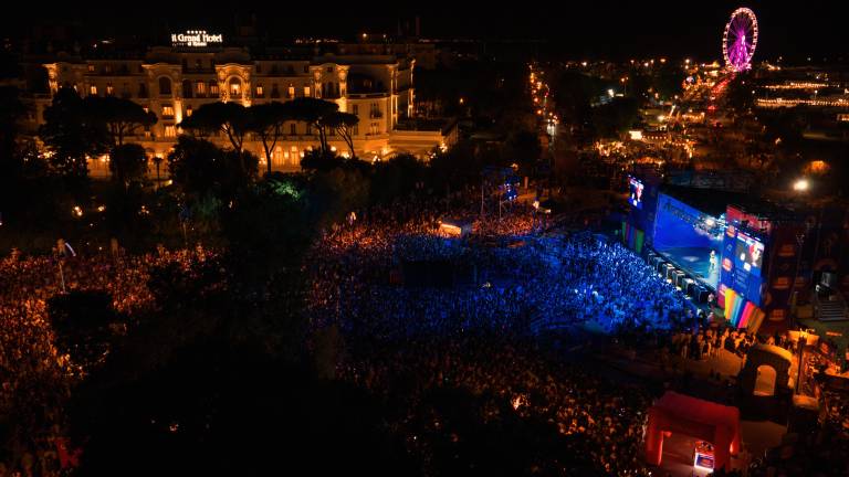 Rds summer festival fa il pienone, 40mila persone alla due giorni di Rimini. FOTOGALLERY Rds summer festival fa il pienone, 40mila persone alla due giorni di Rimini. FOTOGALLERY