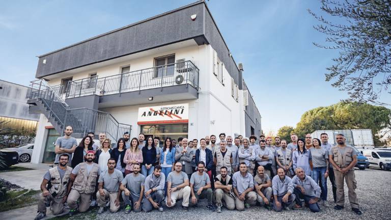 Forlimpopoli, Elettromeccanica Angelini festeggia i 60 anni con Giacobazzi Forlimpopoli, Elettromeccanica Angelini festeggia i 60 anni con Giacobazzi