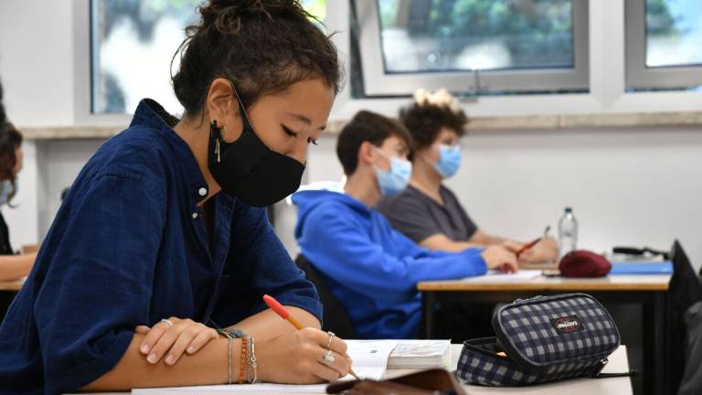 Scuola e Coronavirus, il rientro degli studenti forlivesi FOTO Scuola e Coronavirus, il rientro degli studenti forlivesi FOTO