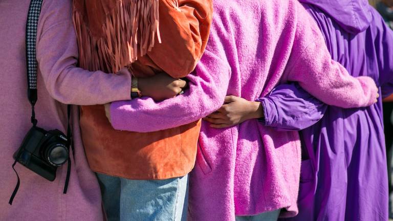 Cesena, venerdì flash mob del Liceo Righi contro la violenza sulle donne Cesena, venerdì flash mob del Liceo Righi contro la violenza sulle donne