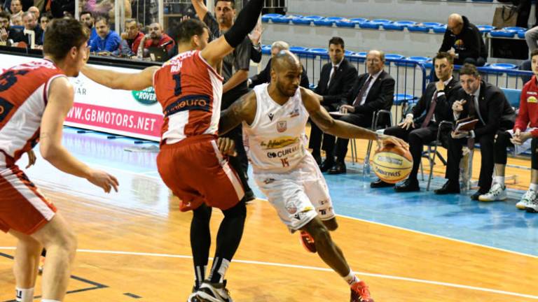Basket, contrordine: rinviato il derby Unieuro-Naturelle Basket, contrordine: rinviato il derby Unieuro-Naturelle