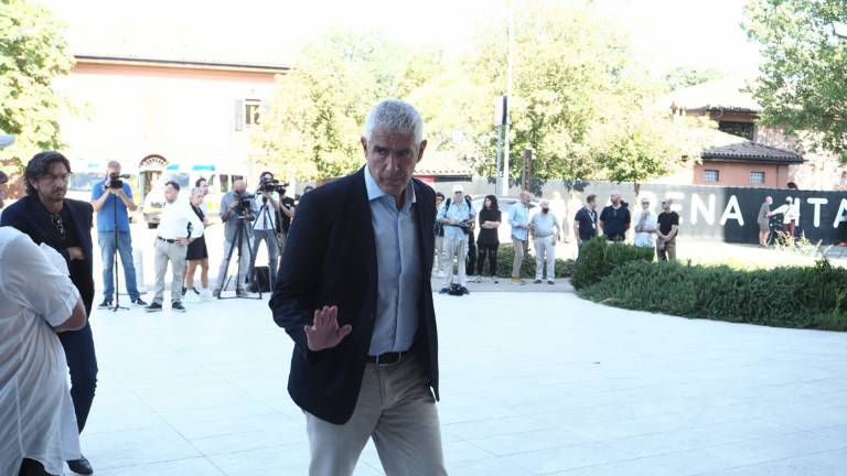 Elezioni Senato Imola-Bologna, Casini vince contro Sgarbi Elezioni Senato Imola-Bologna, Casini vince contro Sgarbi