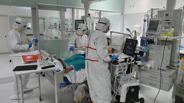 Forlì, finisce un 2020 da incubo segnato dal Coronavirus FOTO Forlì, finisce un 2020 da incubo segnato dal Coronavirus FOTO