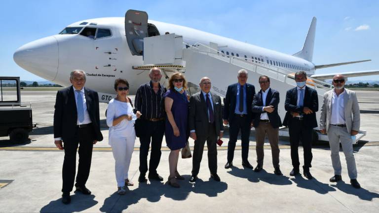 Forlì, il primo aereo atterra al Ridolfi. Si volerà dall'autunno Forlì, il primo aereo atterra al Ridolfi. Si volerà dall'autunno