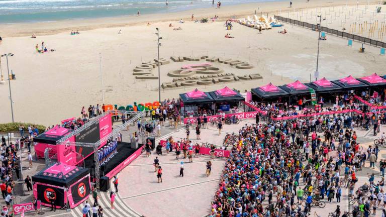 Riccione, i colori della partenza del Giro d’Italia - Gallery Riccione, i colori della partenza del Giro d’Italia - Gallery