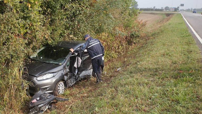 Ravenna, auto nel fosso dopo un violento impatto con un Suv: ragazza 22enne al Bufalini Ravenna, auto nel fosso dopo un violento impatto con un Suv: ragazza 22enne al Bufalini