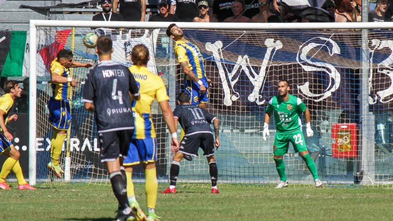 Calcio C, multa di 500 euro al Cesena per il lancio di un... aquilone Calcio C, multa di 500 euro al Cesena per il lancio di un... aquilone