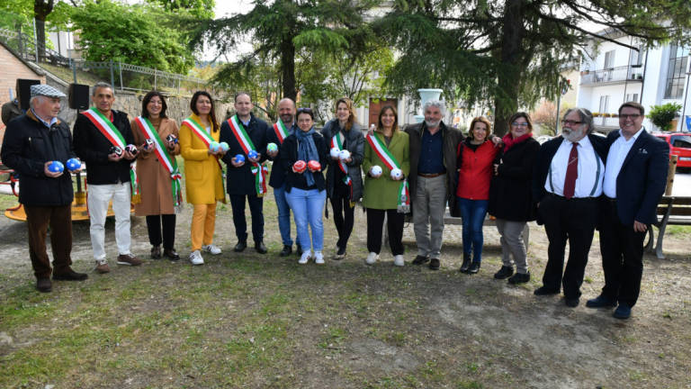 Predappio. Uniti nell'antifascismo ma la partita a bocce tra i sindaci è all'ultimo pallino - LA GALLERY Predappio. Uniti nell'antifascismo ma la partita a bocce tra i sindaci è all'ultimo pallino - LA GALLERY