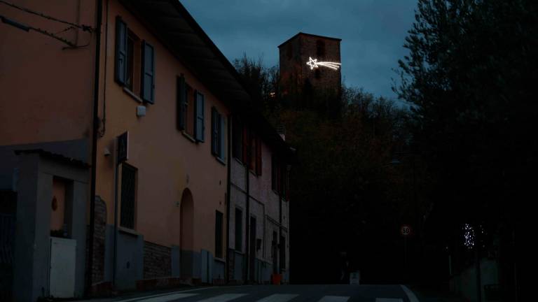 Cesena: una stella cometa sulla Torre di Roversano Cesena: una stella cometa sulla Torre di Roversano