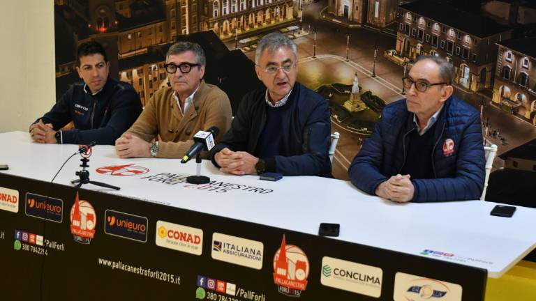 Basket A2 play-off, l'irritazione dell'Unieuro: Una decisione di scarsa sensibilità Basket A2 play-off, l'irritazione dell'Unieuro: Una decisione di scarsa sensibilità