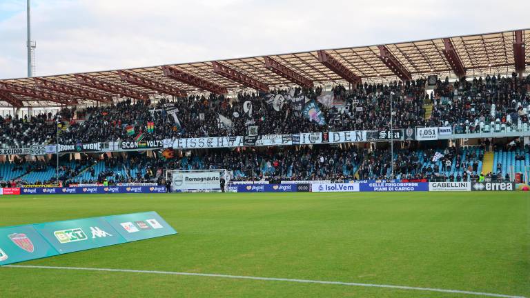 La tifoseria bianconera si sta mobilitando per la trasferta di Reggio Emilia La tifoseria bianconera si sta mobilitando per la trasferta di Reggio Emilia