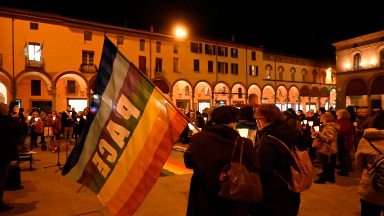 Manifestazione per la pace in piazza Matteotti un anno fa (foto mmph) Manifestazione per la pace in piazza Matteotti un anno fa (foto mmph)