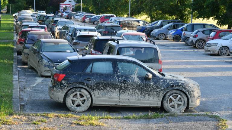 Auto danneggiate dall'alluvione: dalla Cassa di Ravenna prestiti senza interessi per famiglie a basso reddito Auto danneggiate dall'alluvione: dalla Cassa di Ravenna prestiti senza interessi per famiglie a basso reddito