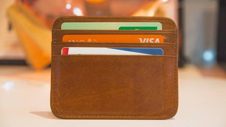 Cattolica, rubavano carte di credito ai postini: catturata la banda dei finti poliziotti Cattolica, rubavano carte di credito ai postini: catturata la banda dei finti poliziotti