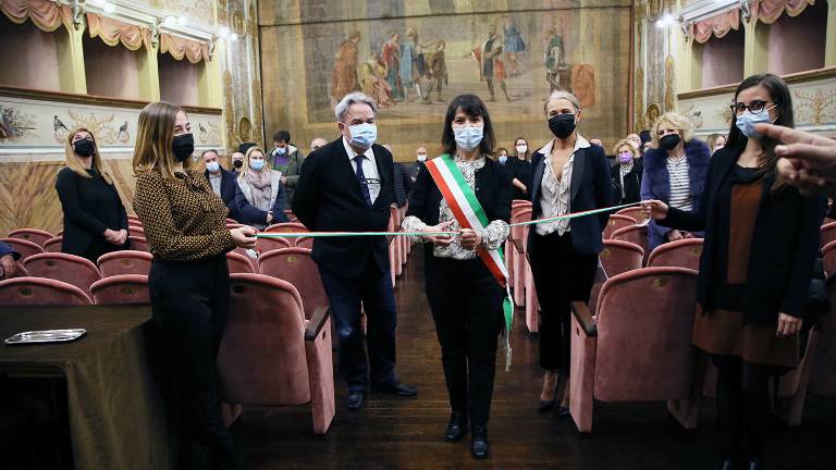 Bagnacavallo, inaugurato il nuovo look del Teatro Goldoni Bagnacavallo, inaugurato il nuovo look del Teatro Goldoni