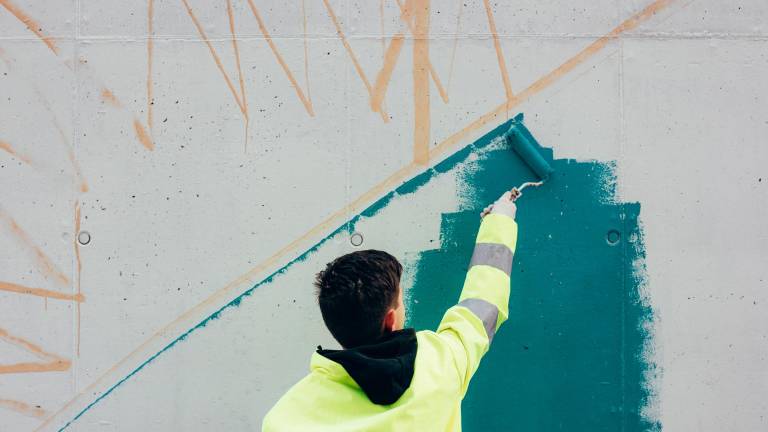 Dal lavoro in classe al disegno sul muro: genesi del murale della nuova scuola di San Piero Dal lavoro in classe al disegno sul muro: genesi del murale della nuova scuola di San Piero