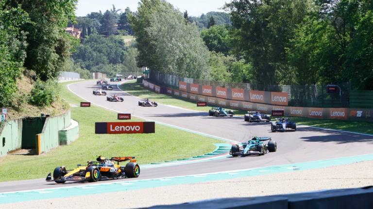 Imola Formula uno, edizione record: oltre 240mila tifosi ora si lotta perché non sia un addio VIDEO GALLERY Imola Formula uno, edizione record: oltre 240mila tifosi ora si lotta perché non sia un addio VIDEO GALLERY