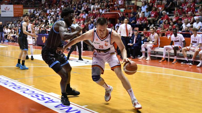 Basket A2 play-off, via alla prevendita per gara3 della finale tra Cremona e Unieuro Basket A2 play-off, via alla prevendita per gara3 della finale tra Cremona e Unieuro