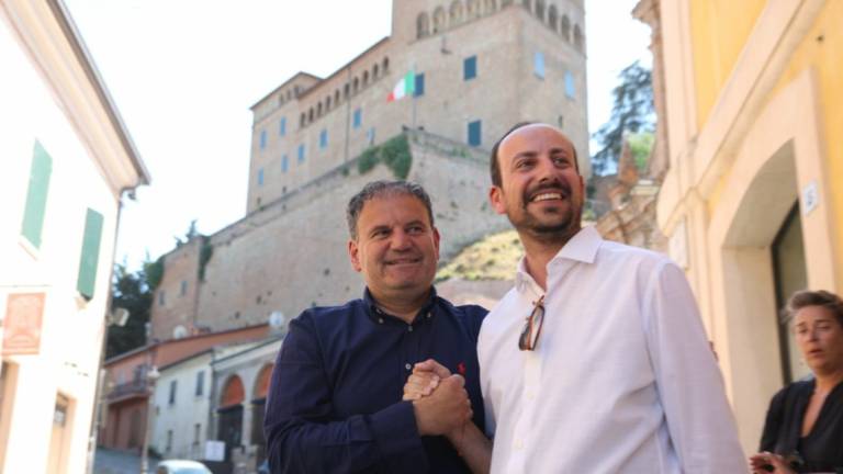 Longiano, il nuovo sindaco Graziano ha vinto col 47,15% contro il 42,75% di Venturi Longiano, il nuovo sindaco Graziano ha vinto col 47,15% contro il 42,75% di Venturi