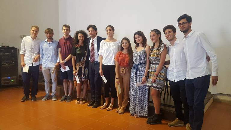 Rimini: premiati al museo della città i 97 studenti super maturi Rimini: premiati al museo della città i 97 studenti super maturi