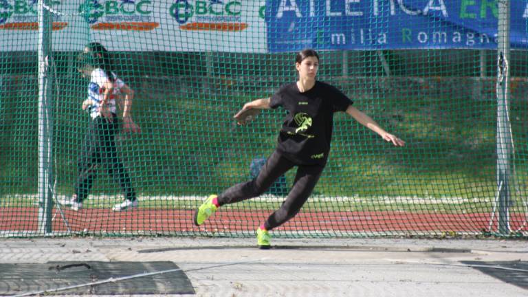 Atletica, la 15enne cesenate Arianna Prati leader in Italia nel lancio del disco Atletica, la 15enne cesenate Arianna Prati leader in Italia nel lancio del disco