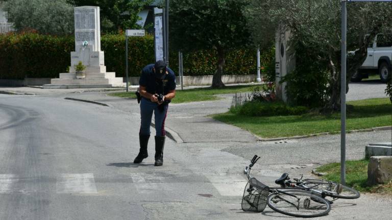 Forlì, travolta da furgone: grave 76enne Forlì, travolta da furgone: grave 76enne