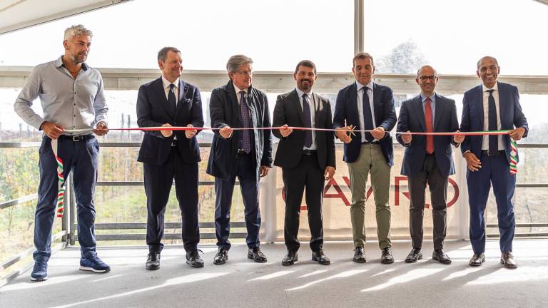 Forlì, da Caviro il più grande impianto agrivoltaico d’Italia: protegge le viti e rende la sede autosufficiente a livello energetico Forlì, da Caviro il più grande impianto agrivoltaico d’Italia: protegge le viti e rende la sede autosufficiente a livello energetico