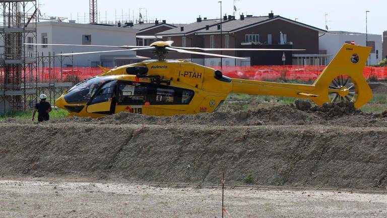 Ravenna, cade dall’impalcatura dopo un colpo di calore: grave operaio - Gallery Ravenna, cade dall’impalcatura dopo un colpo di calore: grave operaio - Gallery