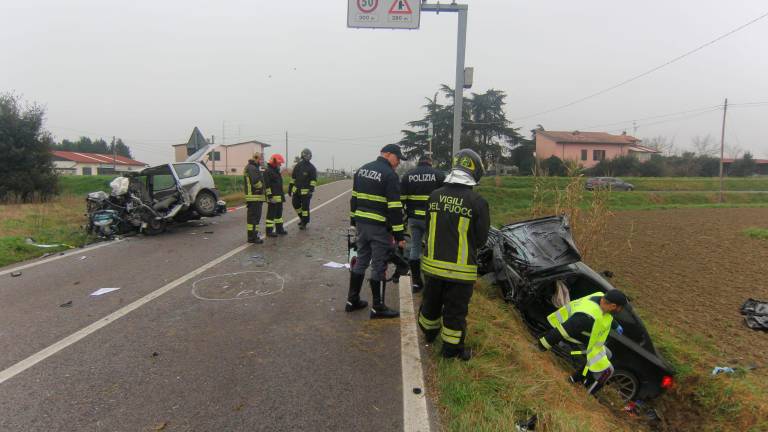 Ravenna, terribile incidente frontale: muore a 20 anni Ravenna, terribile incidente frontale: muore a 20 anni