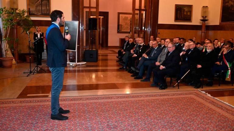 Forlì, consegnati i diplomi di ordine al merito e di maestro del lavoro, con un omaggio a Edo Valmori - Gallery Forlì, consegnati i diplomi di ordine al merito e di maestro del lavoro, con un omaggio a Edo Valmori - Gallery