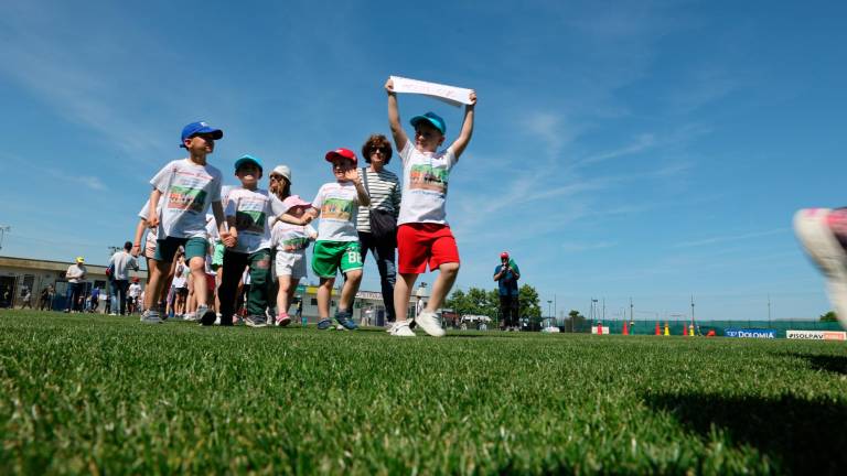 Educazione allo sport, centinaia di bambini a Martorano per il saggio finale di Panathlongiochiamo VIDEO GALLERY Educazione allo sport, centinaia di bambini a Martorano per il saggio finale di Panathlongiochiamo VIDEO GALLERY