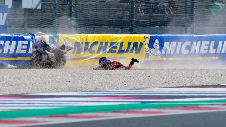 MotoGp, “Ho sbagliato io”: Marquez sereno dopo la caduta in prova a Misano VIDEO GALLERY MotoGp, “Ho sbagliato io”: Marquez sereno dopo la caduta in prova a Misano VIDEO GALLERY
