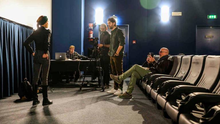Una folla a Cesena per il casting di “Tornando a Est”, il nuovo film con Lodo Guenzi Una folla a Cesena per il casting di “Tornando a Est”, il nuovo film con Lodo Guenzi