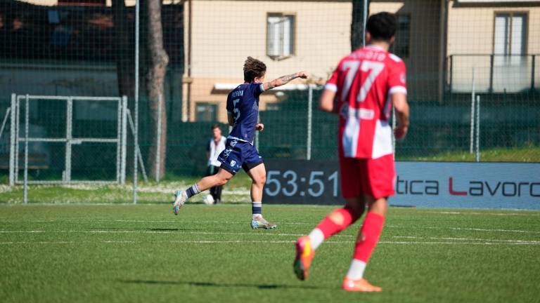 Mattia Fiorini in gol allo stadio Benelli di Pesaro il 5 aprile scorso (foto RIMINI FC) Mattia Fiorini in gol allo stadio Benelli di Pesaro il 5 aprile scorso (foto RIMINI FC)
