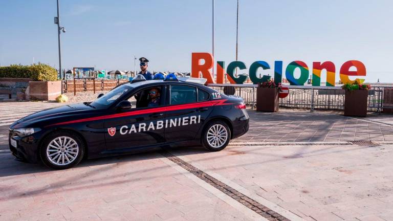 Riccione, due arresti per tentate rapine, uno è minorenne Riccione, due arresti per tentate rapine, uno è minorenne
