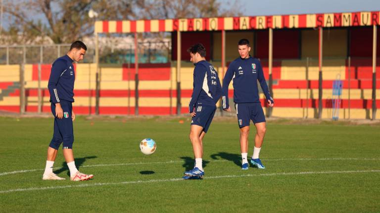 Calciatori dell’Under 21 allo stadio “Macrelli”