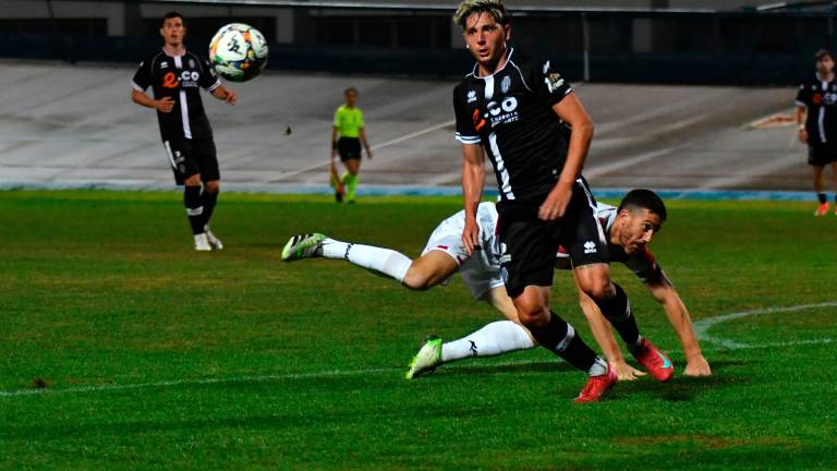 Per Frederik Tosku un gol e un palo (foto Blaco) Per Frederik Tosku un gol e un palo (foto Blaco)